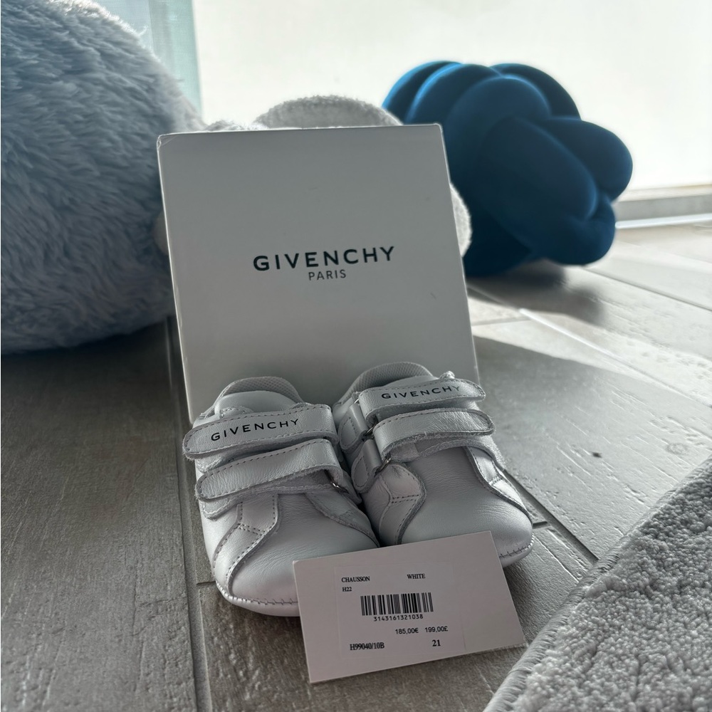 Givenchy baby shoes
